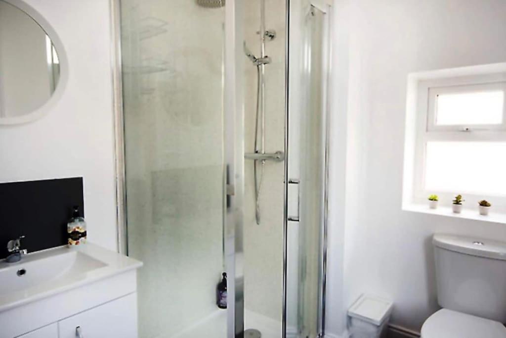 Sunny Seaside Beach House Lytham Centre Sleeps 8 ลิธึม เซนต์ แอนน์ส ภายนอก รูปภาพ