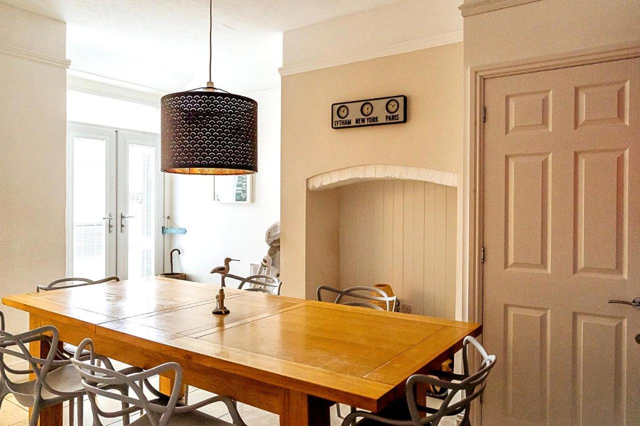 Sunny Seaside Beach House Lytham Centre Sleeps 8 ลิธึม เซนต์ แอนน์ส ภายนอก รูปภาพ