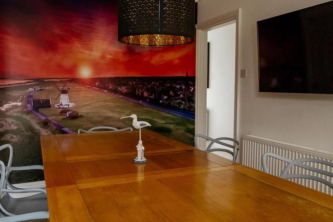 Sunny Seaside Beach House Lytham Centre Sleeps 8 ลิธึม เซนต์ แอนน์ส ภายนอก รูปภาพ